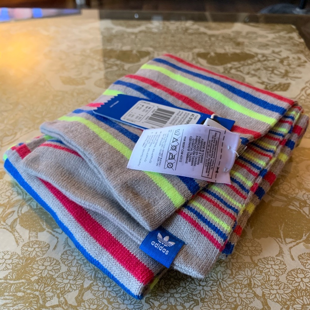 🆕 🎁 Adidas Multi-colour Striped Scarf - Picture 5 of 5